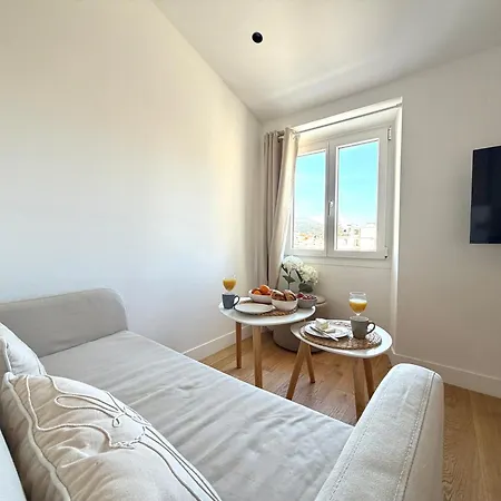 Cozy & Lumineux Proche Apartament *