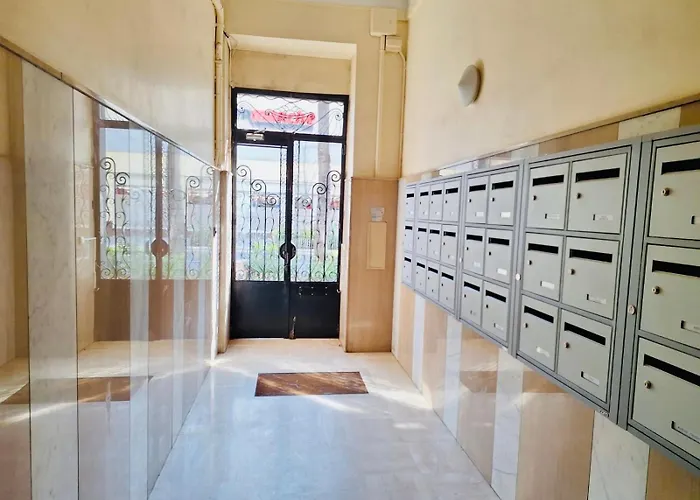 Cozy & Lumineux Proche Apartman